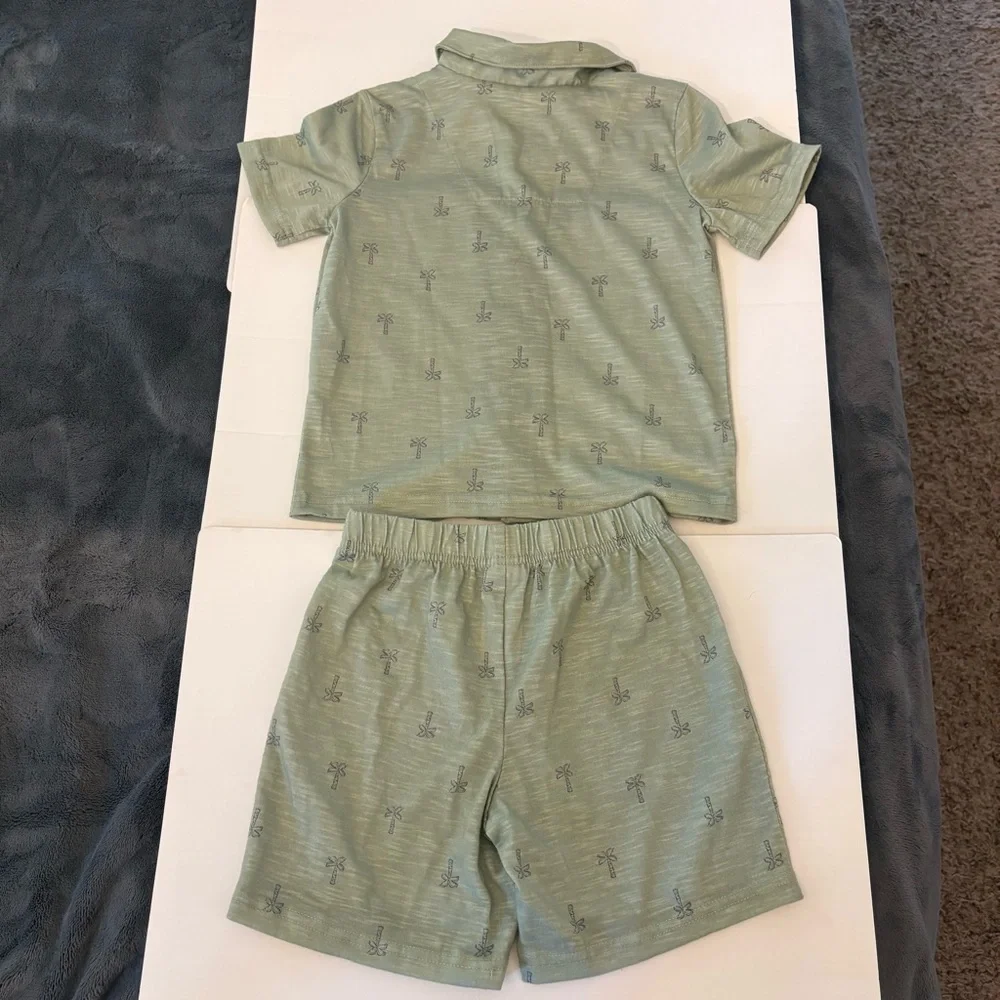 Carter's OshKosh Toddler Boys 5T Bundle 8pc Shorts Tees‎ Hoodie Mixed Colors